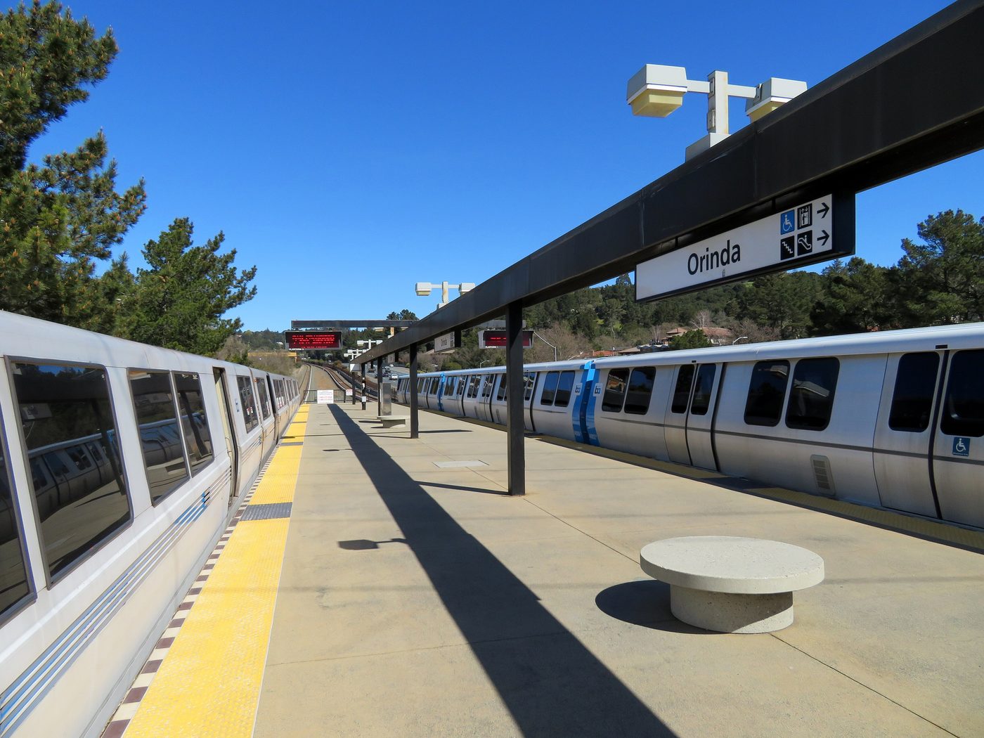 BART trains at Orinda station