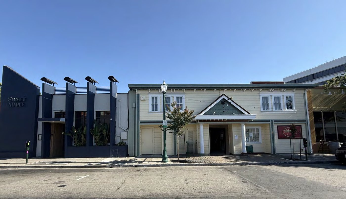 Skipolini's Pizza restaurant exterior
